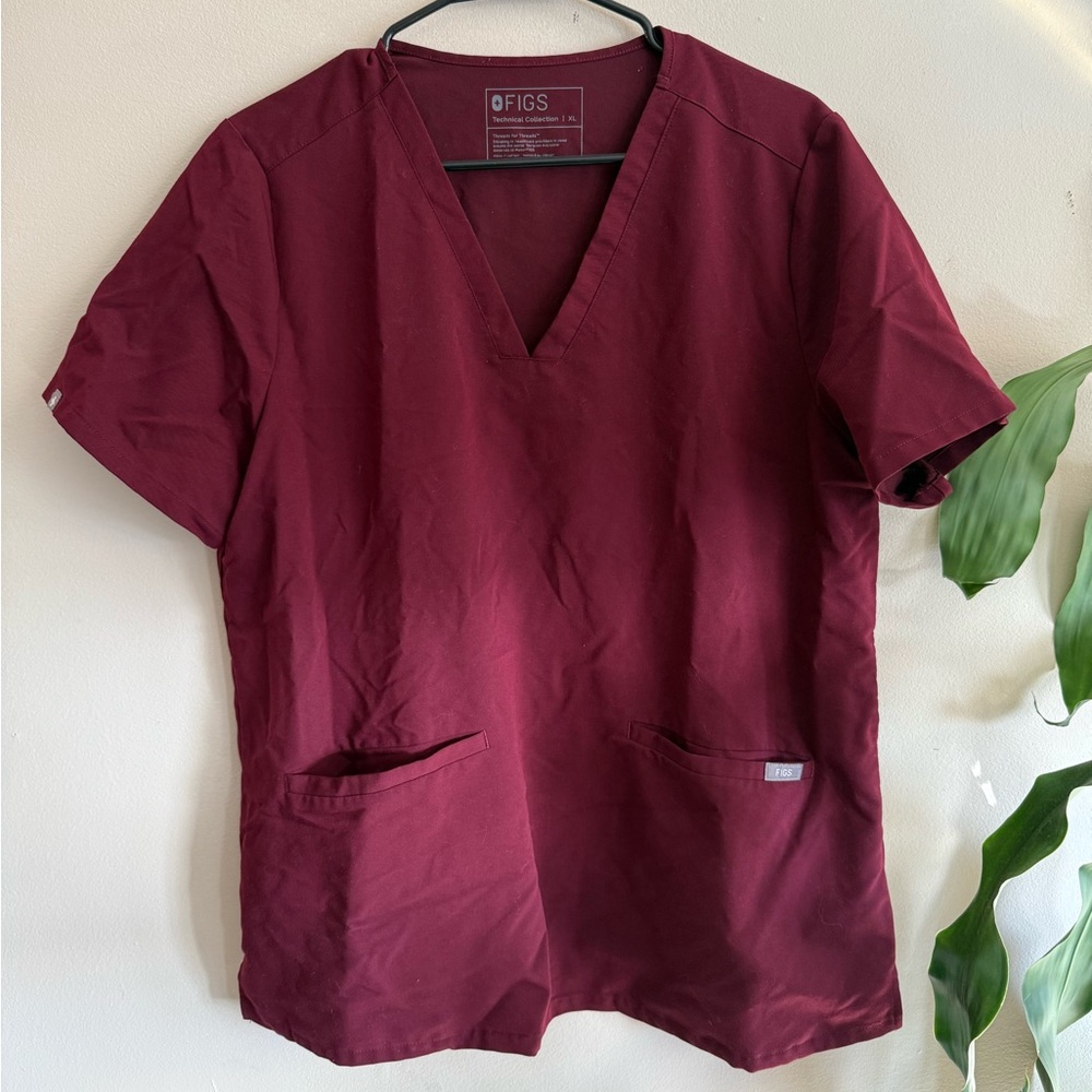 figs technical collection - scrub top